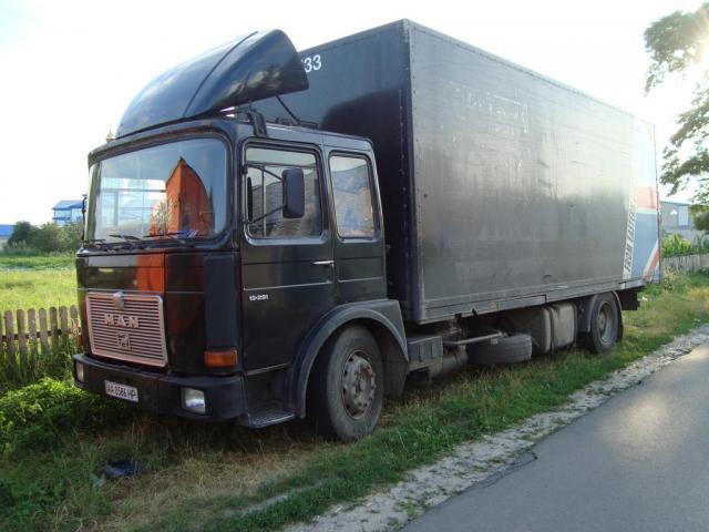 Грузоперевозки Сургут 10 тонн старый грузовик но еще живучий